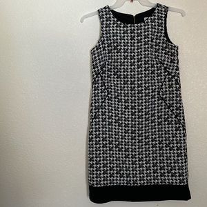 Mix colors, black, gray, white. look professional and feel confident